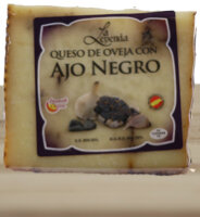 Queso oveja con Ajo negro - Mittelalter Schafskäse...